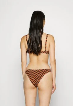 Billabong Cross Step Hike - Bikinibroekje - Brick 9 Billabong Cross Step Hike - Bikinibroekje - Brick -Billabong 04fba92bda504ca8a74a8cee298cf71b
