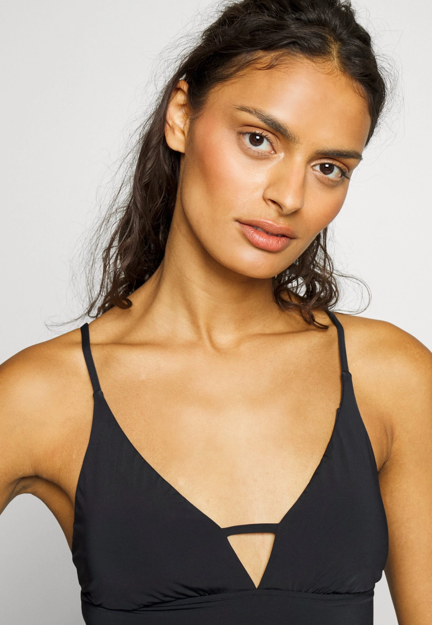 Billabong Sol Searcher V Neck- Bikinitop - Black Pebble 6 Billabong Sol Searcher V Neck- Bikinitop - Black Pebble - Afbeelding 4