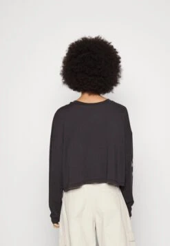 Billabong Beach Boyfriend Crop - Longsleeve - Off Black -Billabong 22966020aa48422cac753dfd9a5fe306