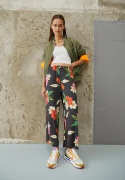 Billabong -Billabong 4aa85be60873451d90e2c74c2b4bf755