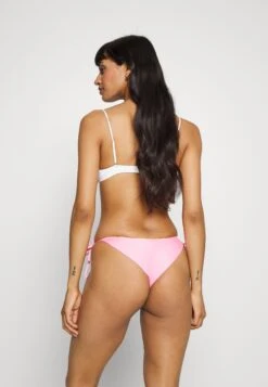 Billabong Sol Searcher Tie Side- Bikinibroekje - Pink Daze 10 Billabong Sol Searcher Tie Side- Bikinibroekje - Pink Daze -Billabong 6a052911e5e64c65813993a1da6e265a