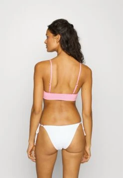 Billabong Sol Searcher V Neck- Bikinitop - Pink Daze 9 Billabong Sol Searcher V Neck- Bikinitop - Pink Daze -Billabong 73405064a91b40c1b0e9d2171190a39e