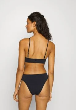 Billabong Sol Searcher V Neck- Bikinitop - Black Pebble 10 Billabong Sol Searcher V Neck- Bikinitop - Black Pebble -Billabong 9c09b89c8b1b49fbac075bf530fa233b