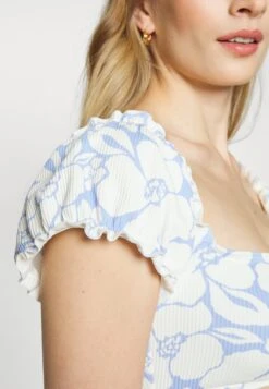 Billabong Beyond The Puff - Bikinitop - Salt Crystal 13 Billabong Beyond The Puff - Bikinitop - Salt Crystal -Billabong a73721f68ca6485596ce37083763446f