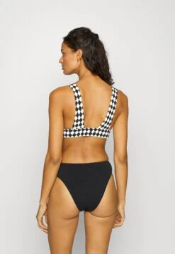Billabong Diamond Daze Remi Plunge - Bikinitop - Black Pebble 11 Billabong Diamond Daze Remi Plunge - Bikinitop - Black Pebble -Billabong c8ba46d4ce044d81a635e9bee634a6ff