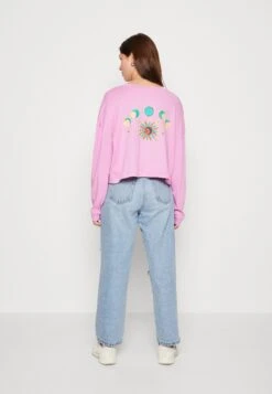 Billabong Beach Boyfriend Crop - Longsleeve - Bright Orchid -Billabong db87e63b87a74be585c8a1b2aa0c155f