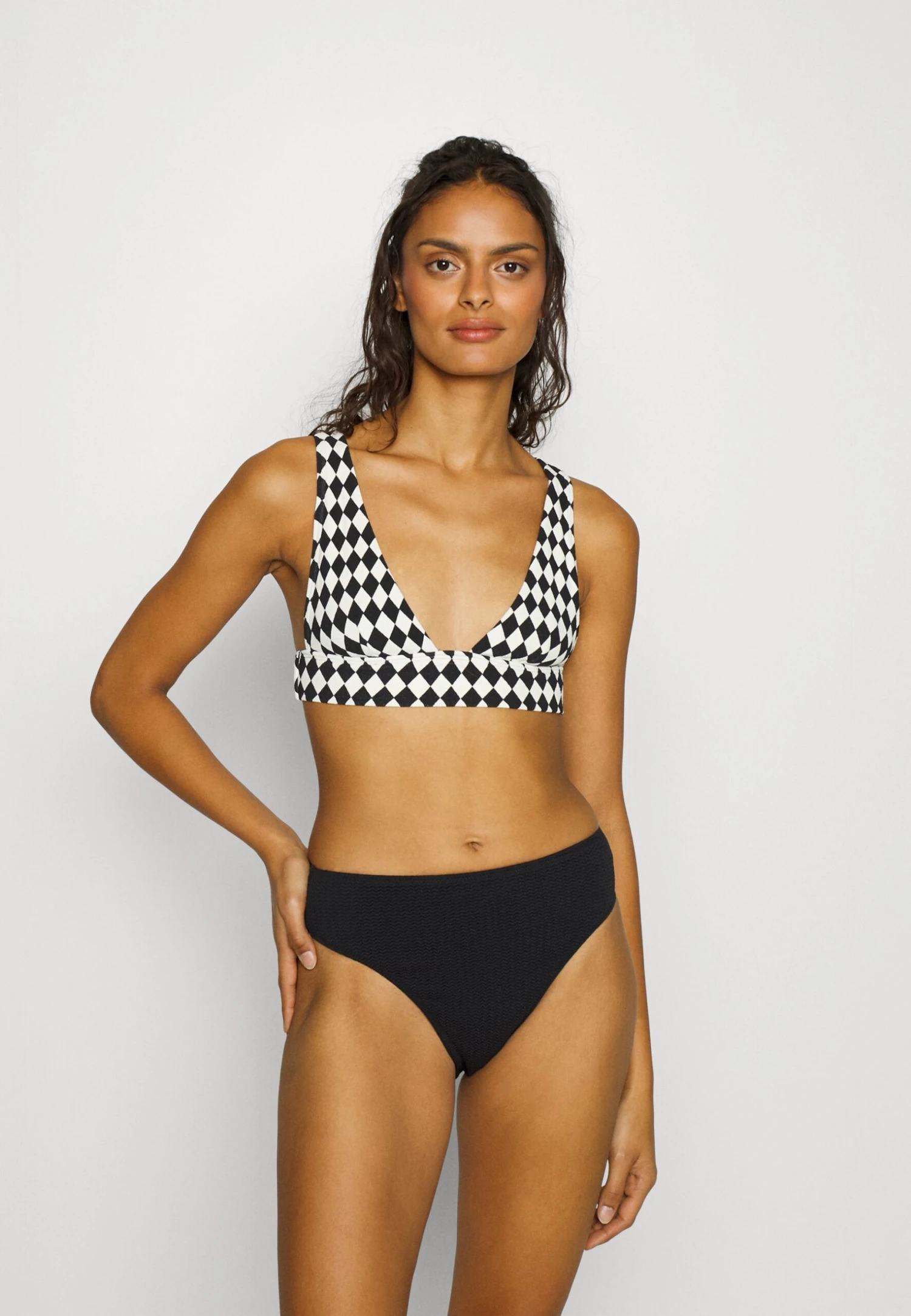 Billabong Diamond Daze Remi Plunge - Bikinitop - Black Pebble 4 Billabong Diamond Daze Remi Plunge - Bikinitop - Black Pebble - Afbeelding 2