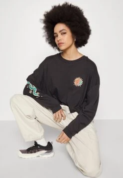 Billabong Beach Boyfriend Crop - Longsleeve - Off Black -Billabong f201b551af4247109526352b1b8e323f